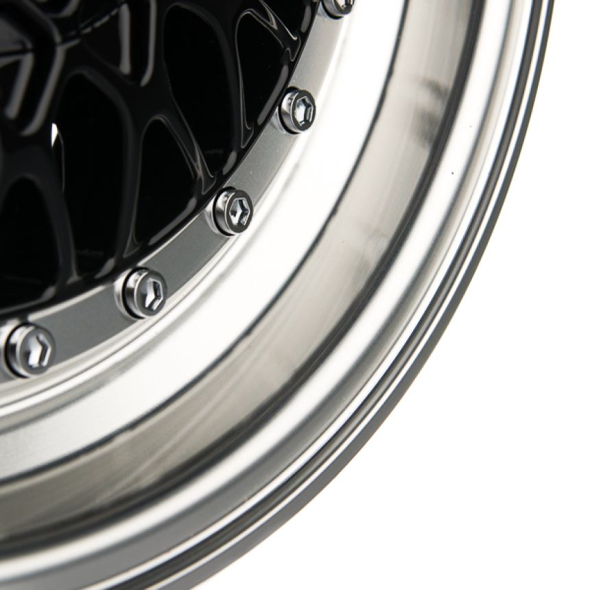 Classic RS Black 7x15